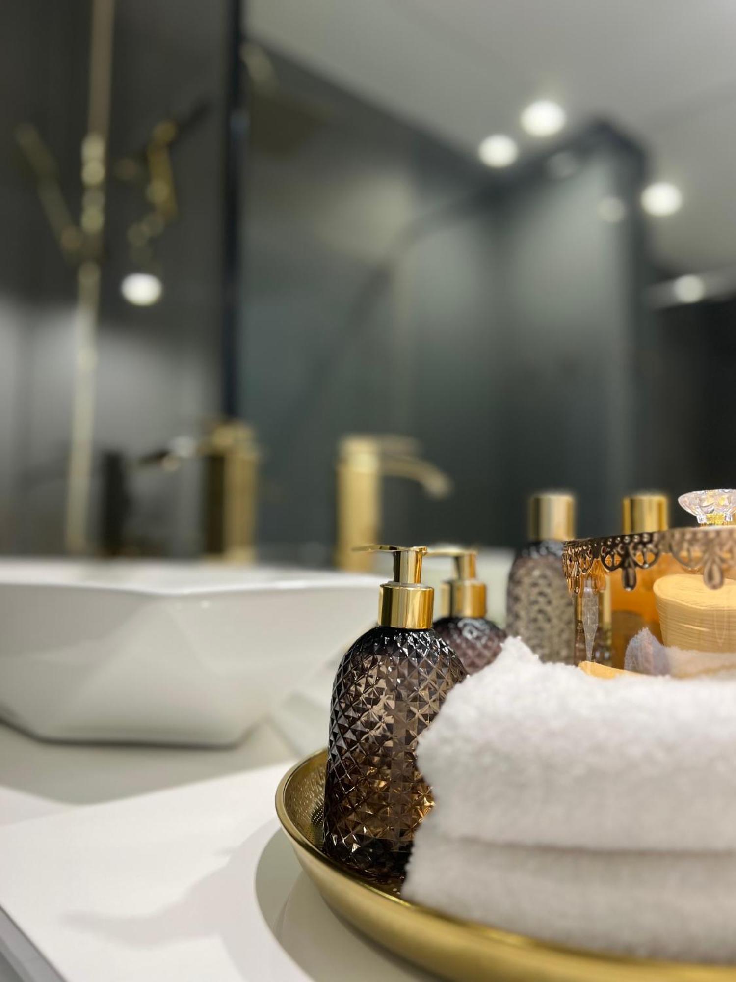 M&S Lux Apartments Kochanowskiego Łódź Dış mekan fotoğraf