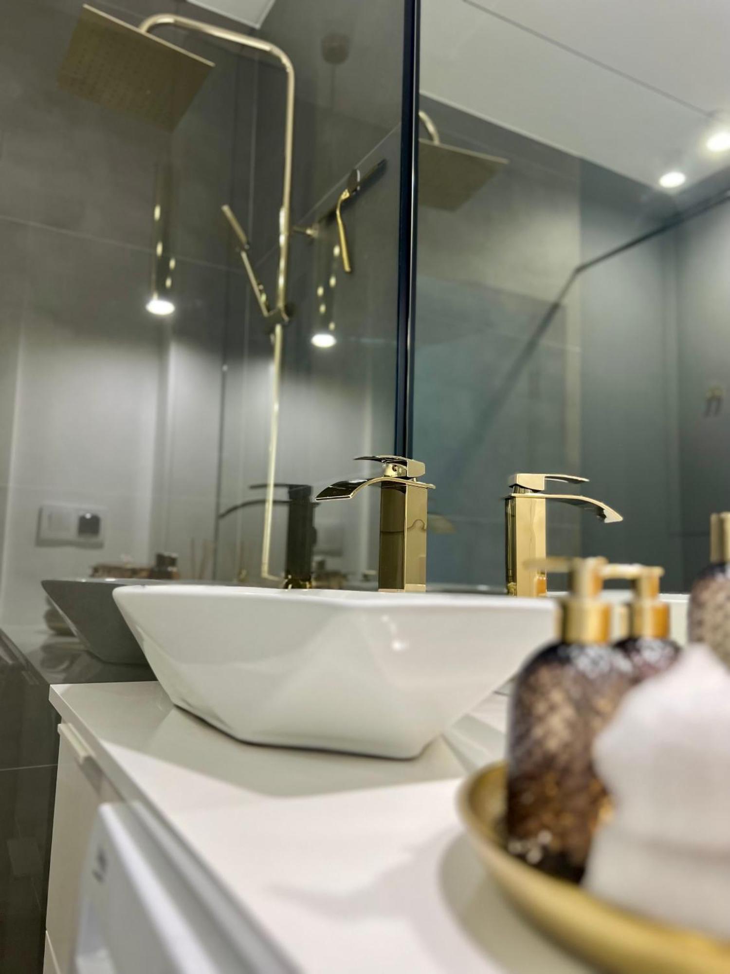 M&S Lux Apartments Kochanowskiego Łódź Dış mekan fotoğraf